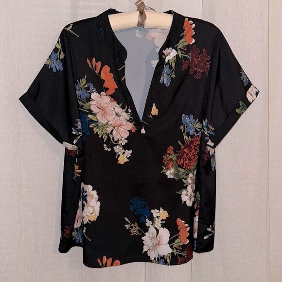 SHEIN 2X Black Floral Magnolia Short Drop Sleeve V Neck Blouse - Picture 1 of 12